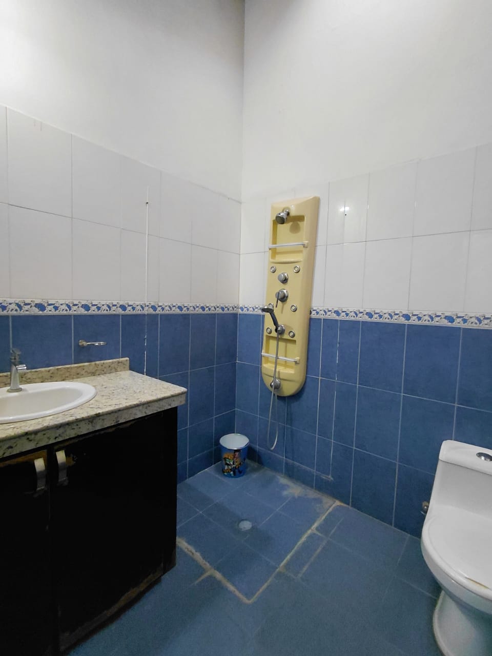 CASA DE 2 NIVELES