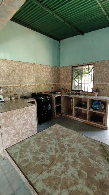 Granja con Potencial Comercial y Turistico en Caroni