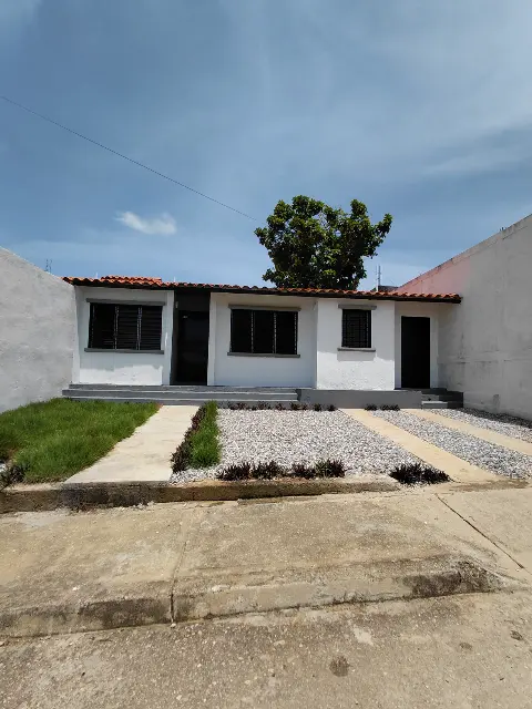 Hermosa casa concepto integrado Moderno en ciudad varyna