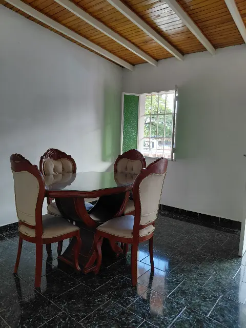 Cómodo estudio, amoblado en zona centro